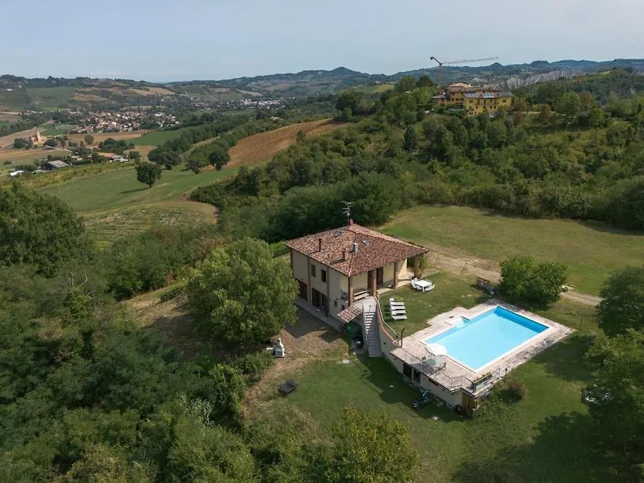Appartamento Casolara: Ospitalita Su Misura Castello di Serravalle